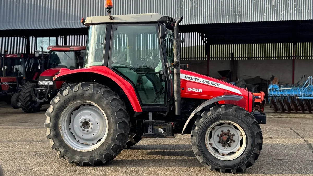 2006 Massey Ferguson 5455 - Image 4