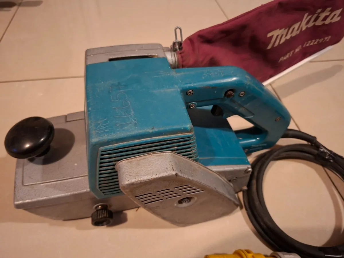 Makita 9401 Belt Sander 110v - Image 2