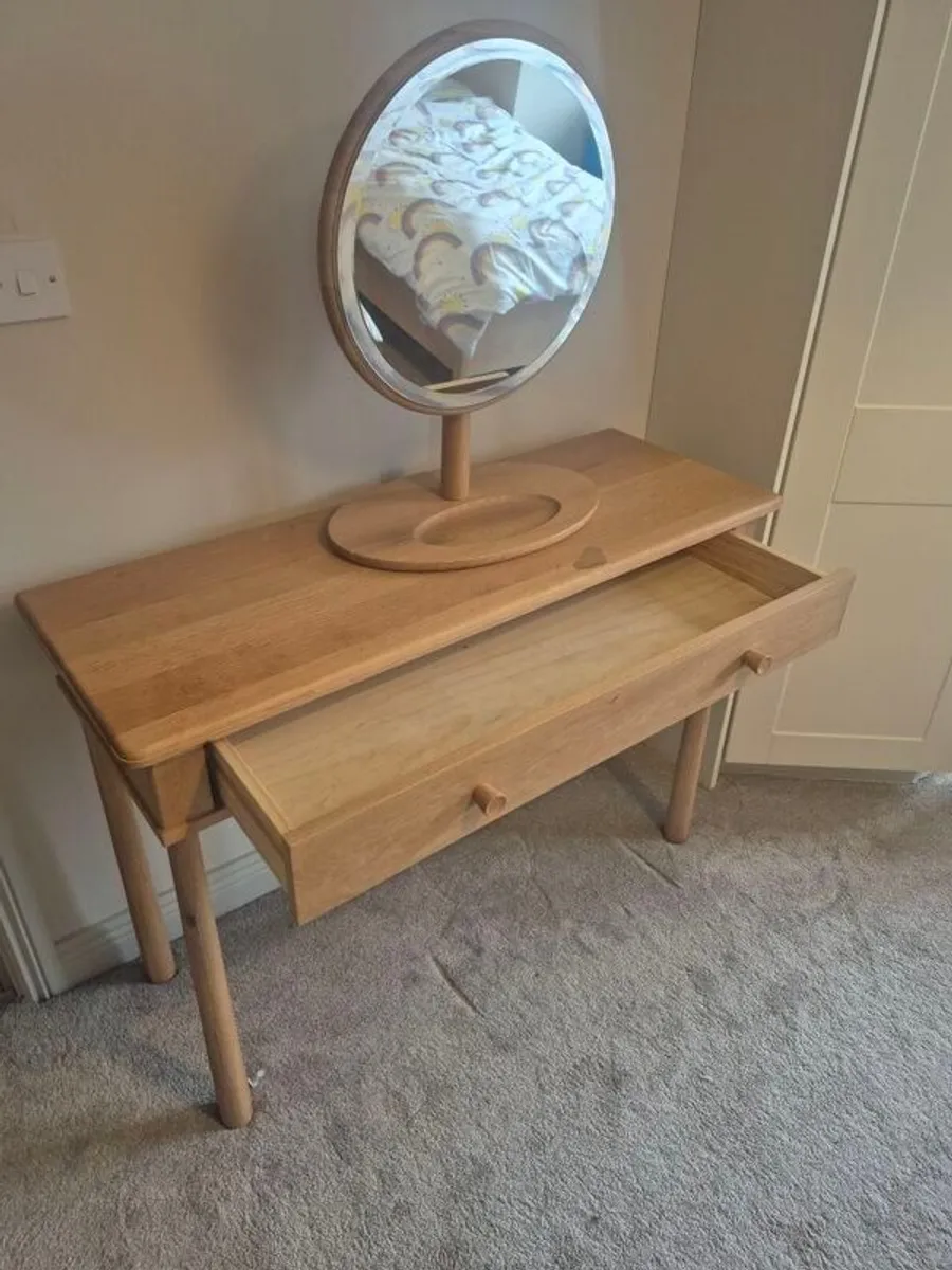 Dressing table and mirror - Image 2