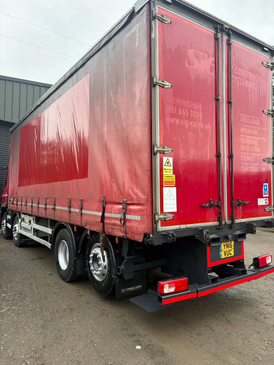 2016 DAF CF 400 8x2 Curtainsider - Image 2
