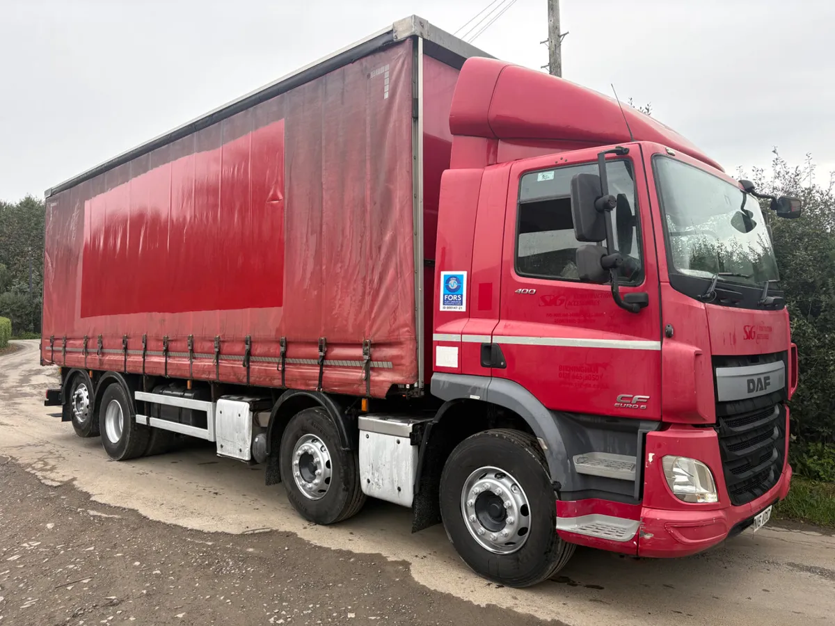 2016 DAF CF 400 8x2 Curtainsider - Image 1
