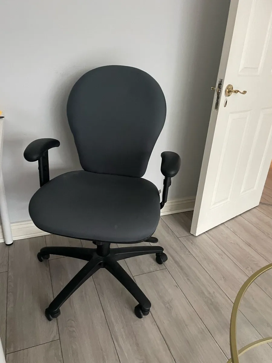 Office Chair - Image 1
