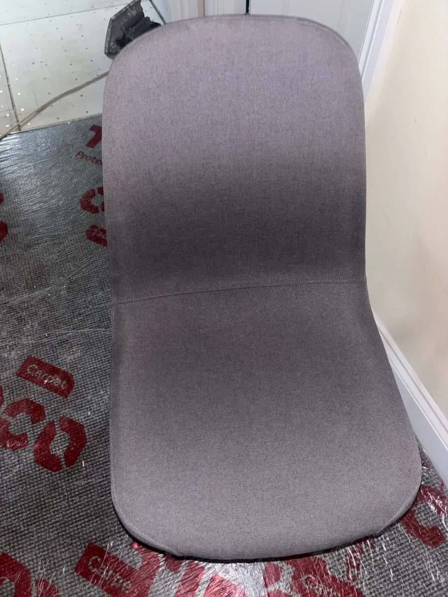6x JYSK Dining room chair grey fabric/natural oak - Image 3
