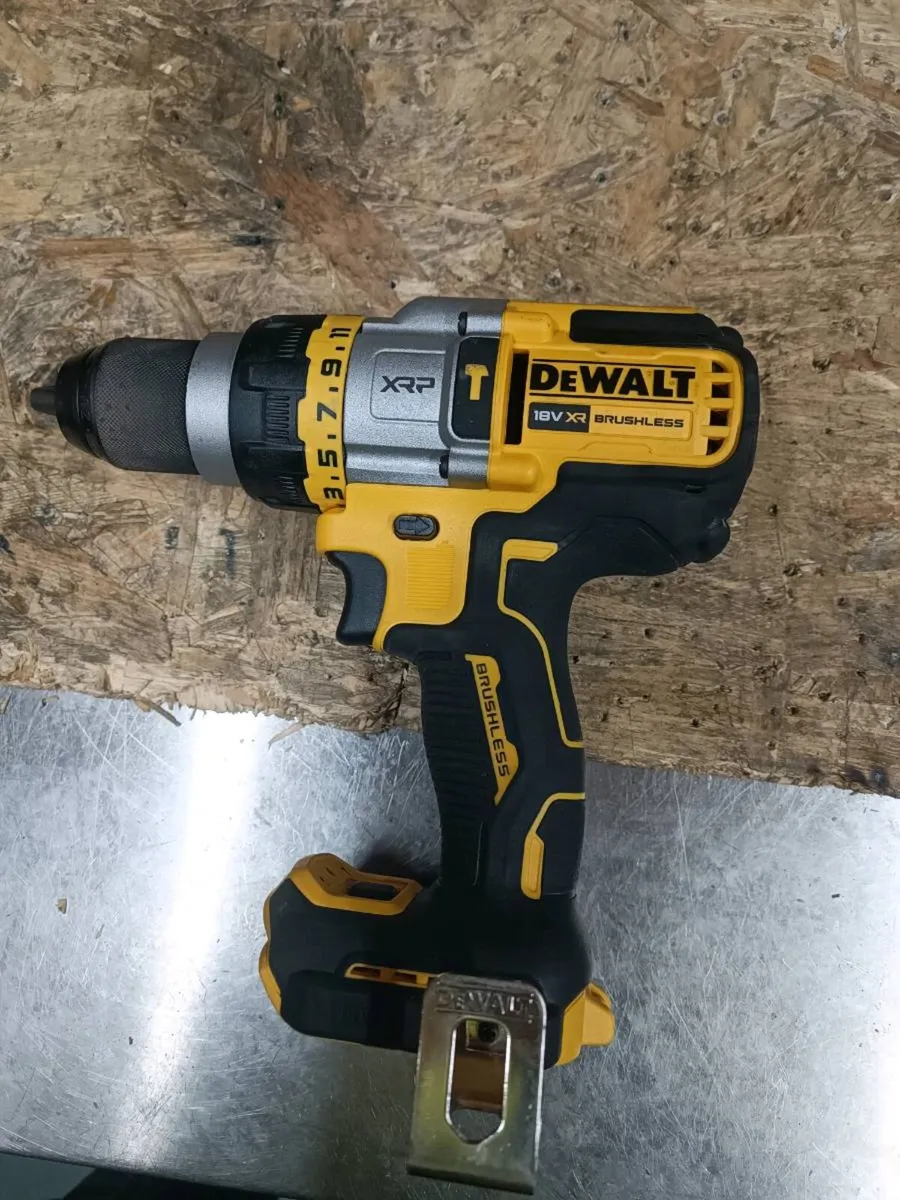 DeWalt dcd999 drill. Body only
