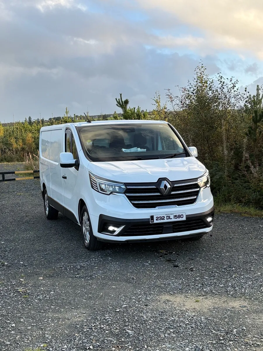 2023 Renault Trafic LL30 Extra Blue DCI - Image 1