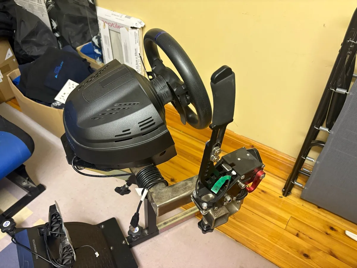 Thrustmaster T300RS, Racing Seat & Handbrake - Image 2