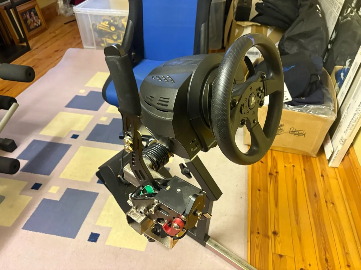 Thrustmaster T300RS, Racing Seat & Handbrake - Image 3