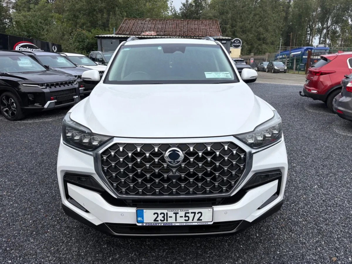 SsangYong Rexton G4 2.2 P/T 4WD 2 SEAT COM 4DR - Image 2