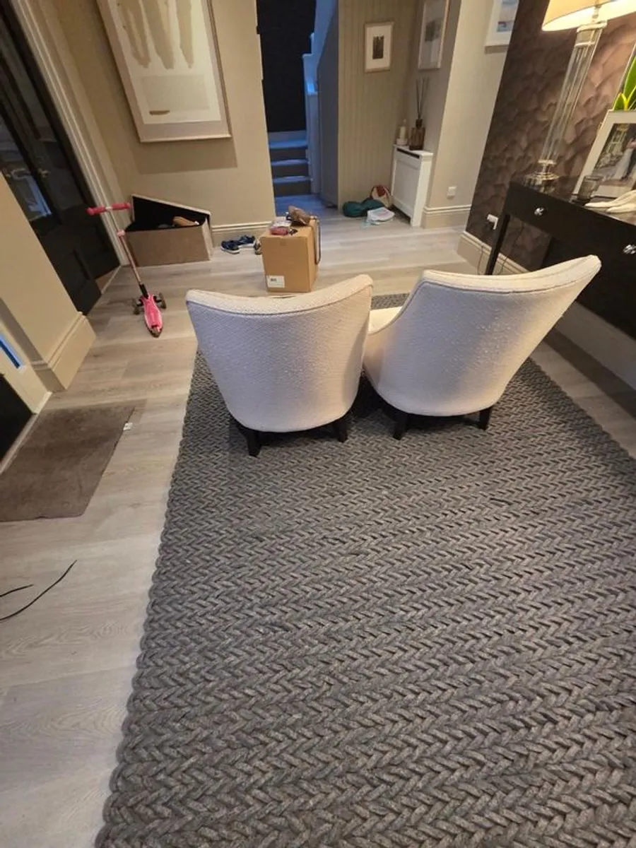 Absolutely stunning pair of cream / very light pink patterned accent chairs - Image 2