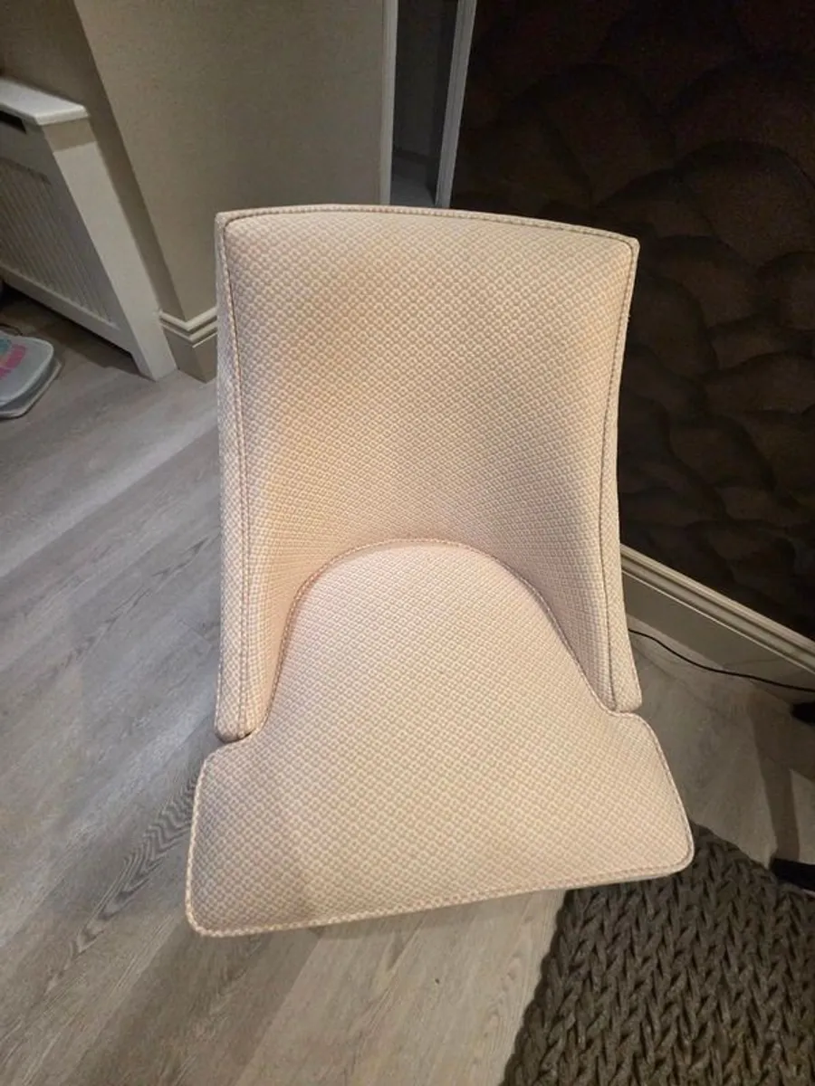 Absolutely stunning pair of cream / very light pink patterned accent chairs - Image 4