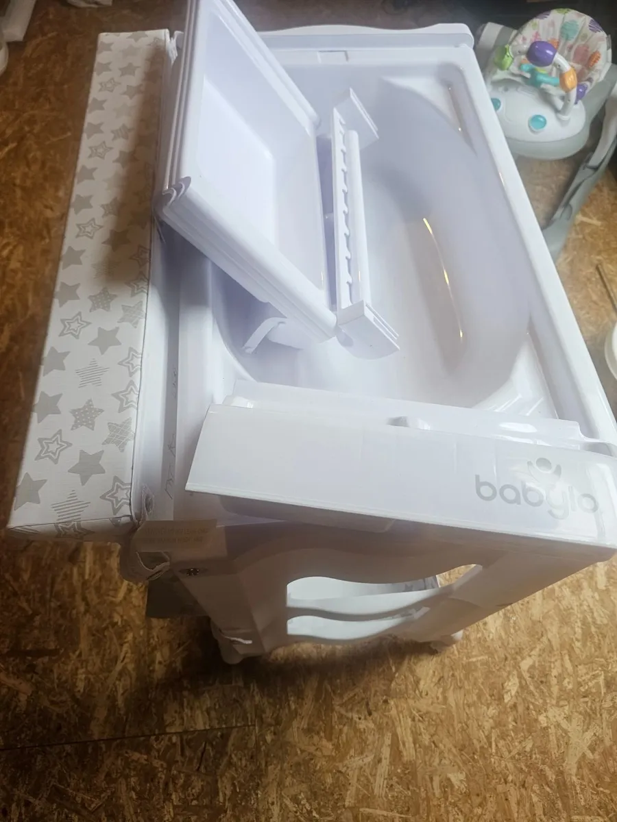 Baby changer - Image 2