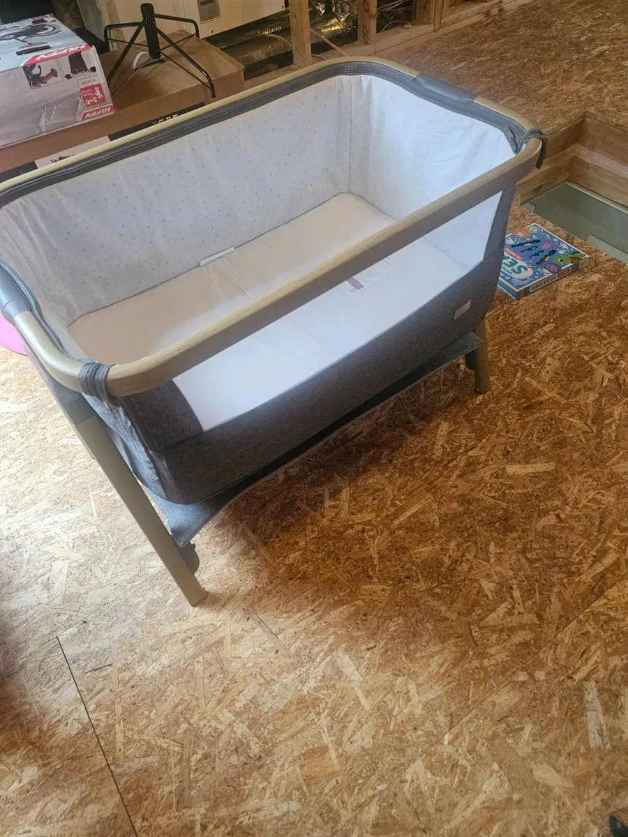 Baby bed side crib