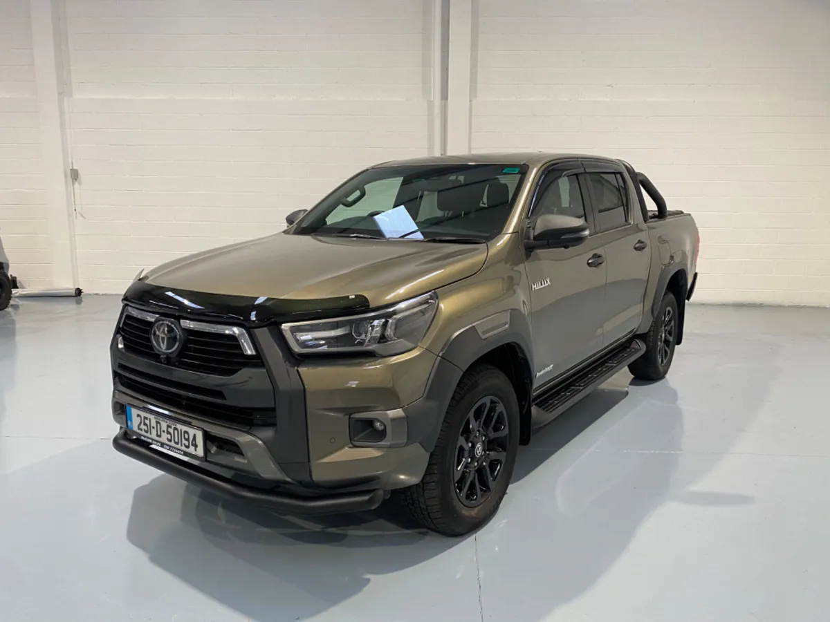 2025 Toyota Hilux  InvincibleX 2.8 Auto - Image 1