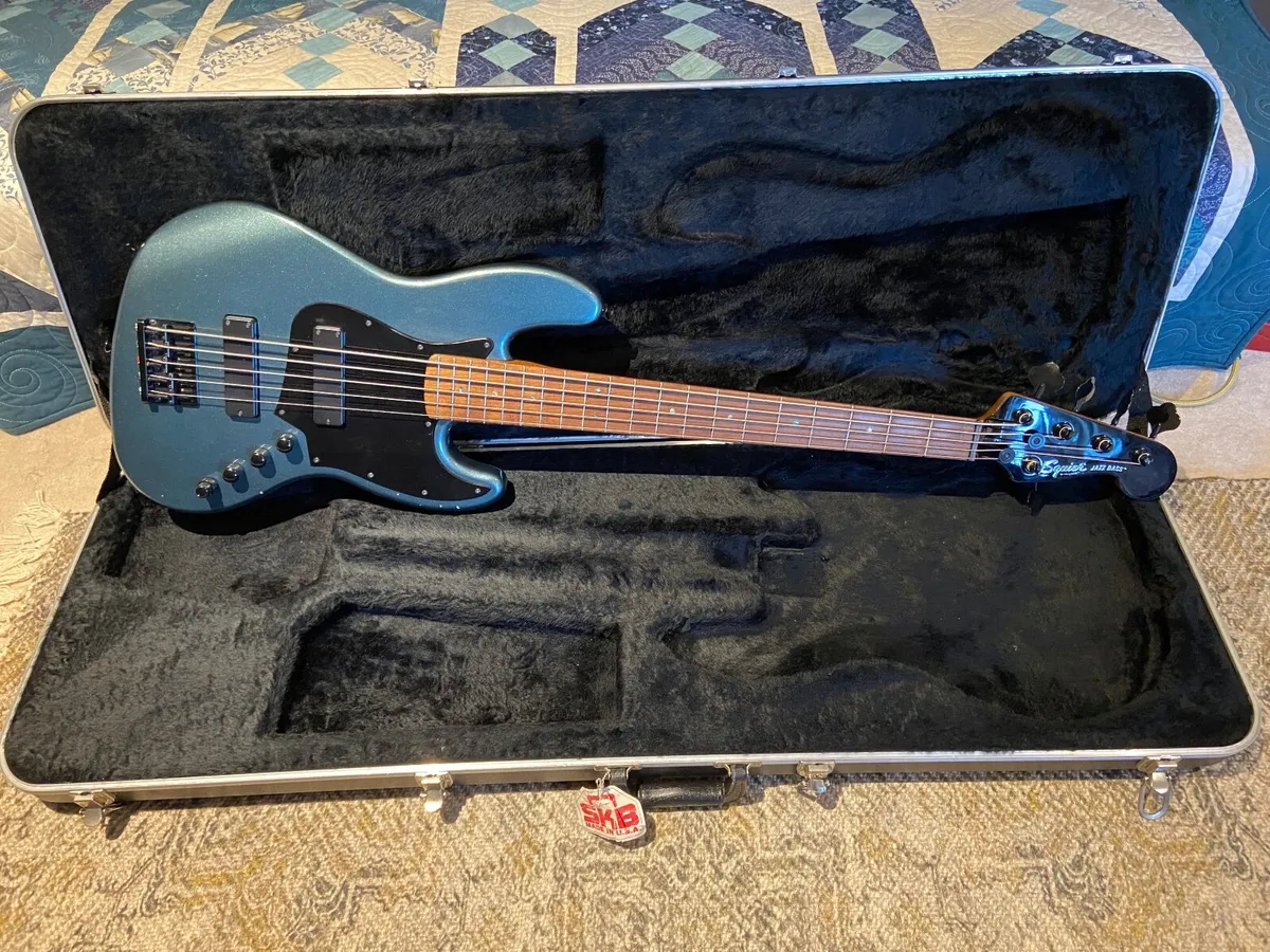 Fender Squire V Contemporary Bass Guitar + Case - Image 1