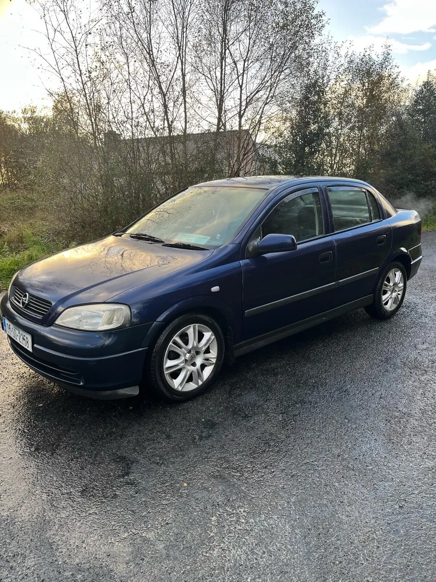 Opel Astra 1.4 low miles - Image 4
