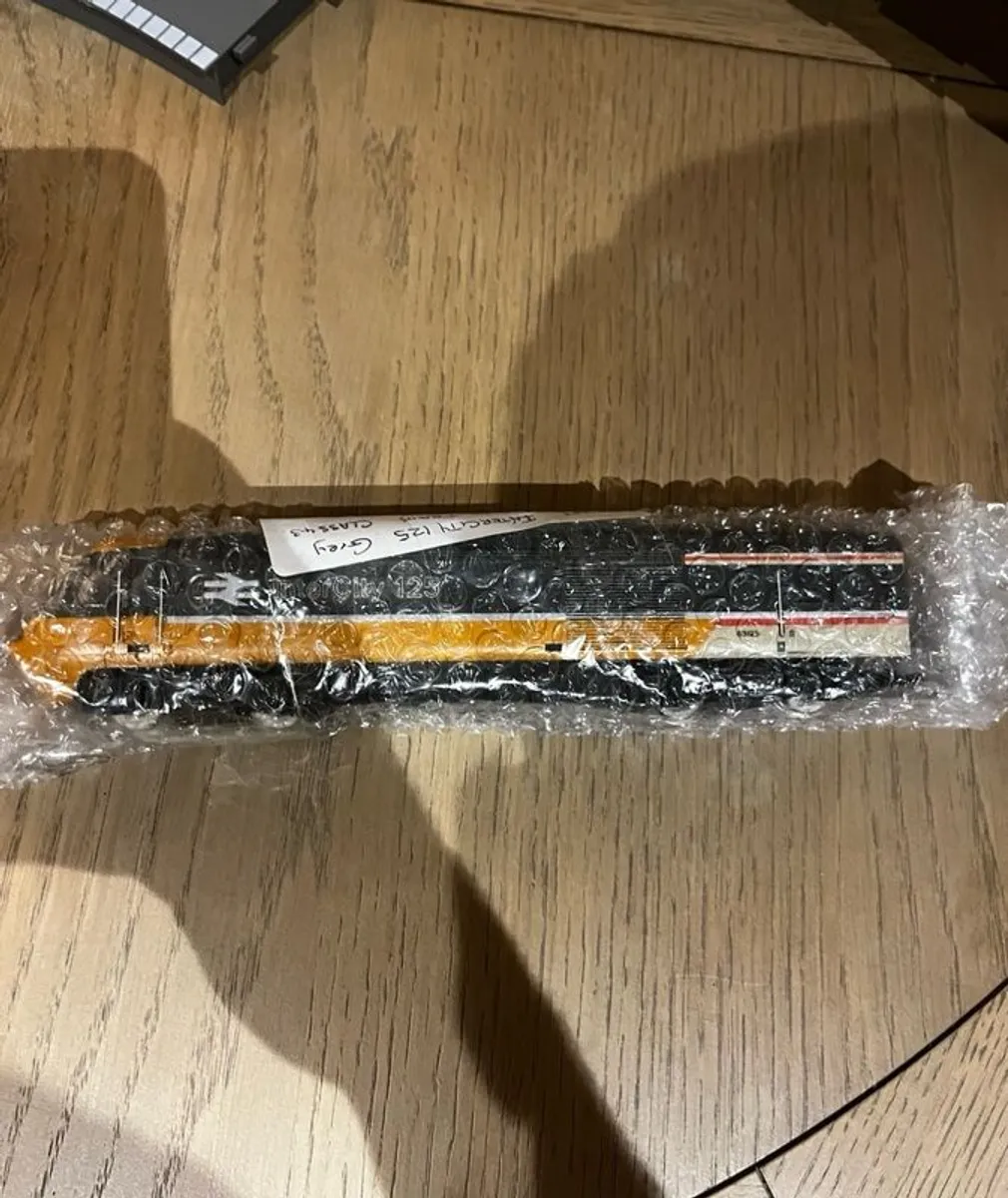 Huge Vintage Hornby OO Gauge Collection | InterCity 125, Pacer, 60+ Track, Buildings - Image 2