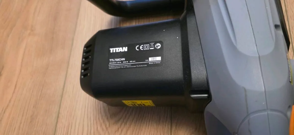 TItan Chainsaw TTL758CHN - Image 2