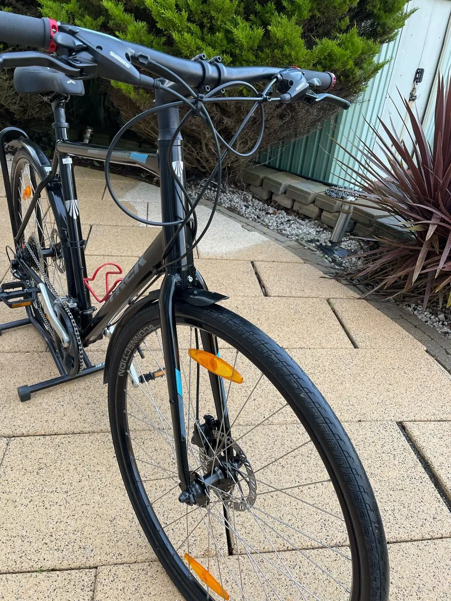 Trek FX2 hybrid bike - Image 4