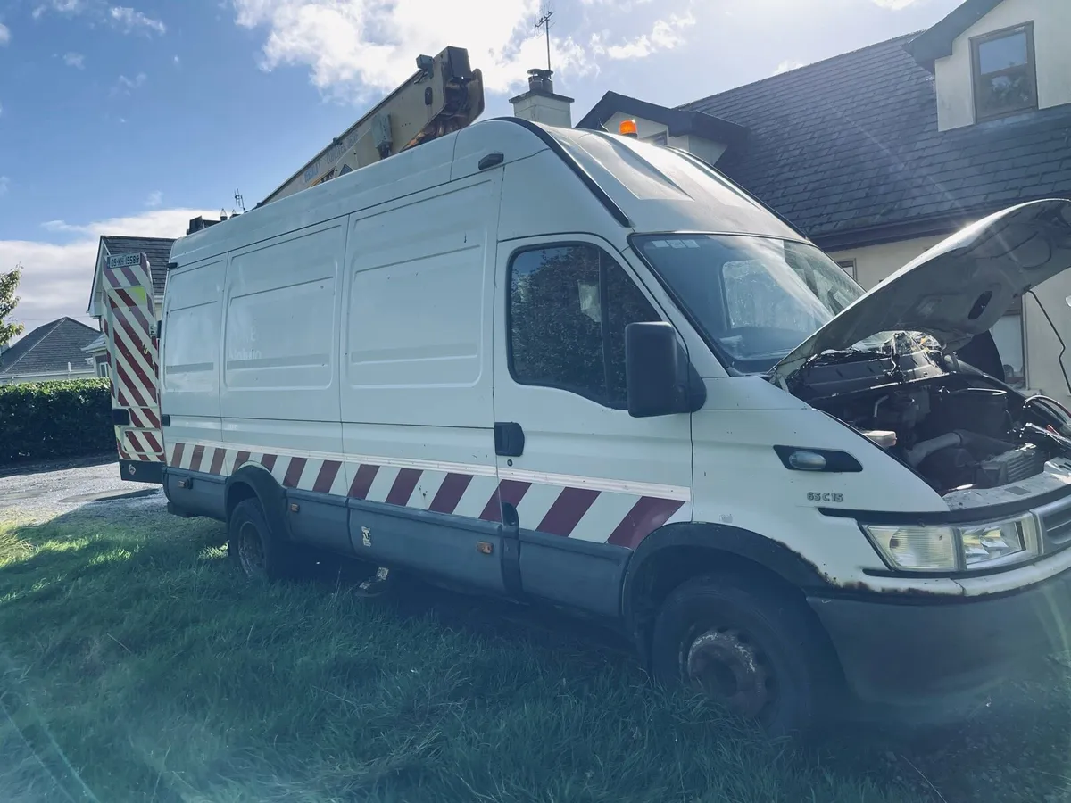 Iveco van Cherry picker hoist - Image 3