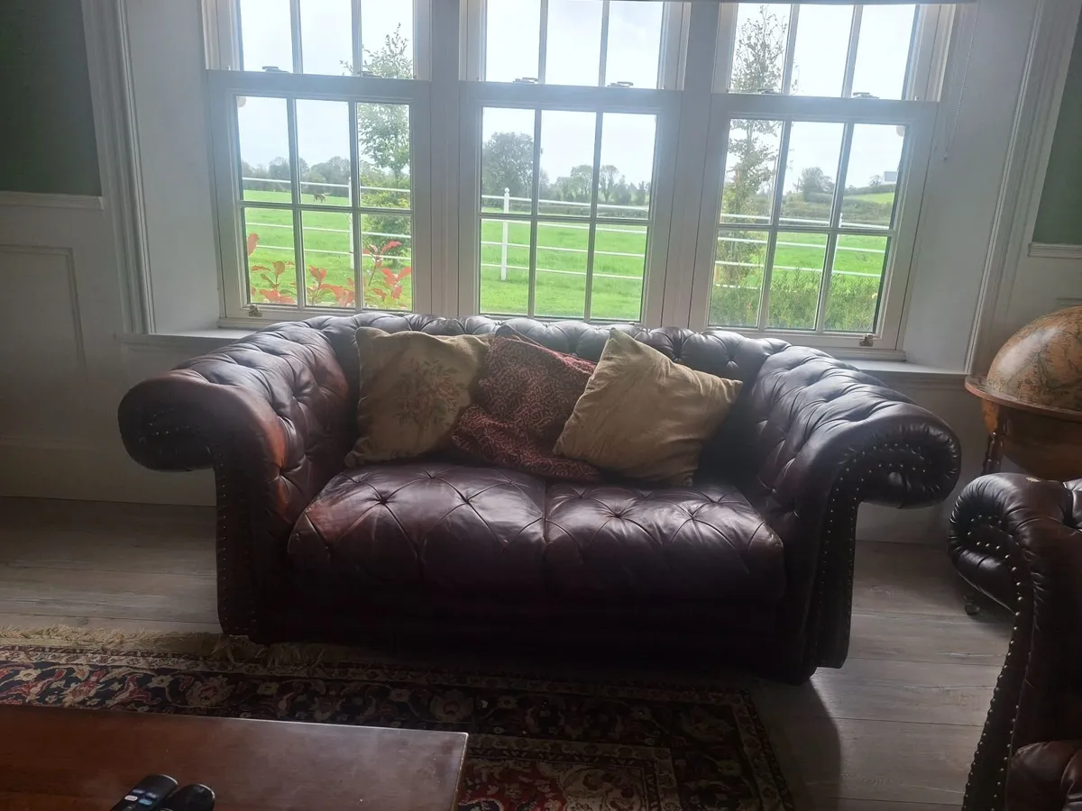 Chesterfield sofa - Image 2