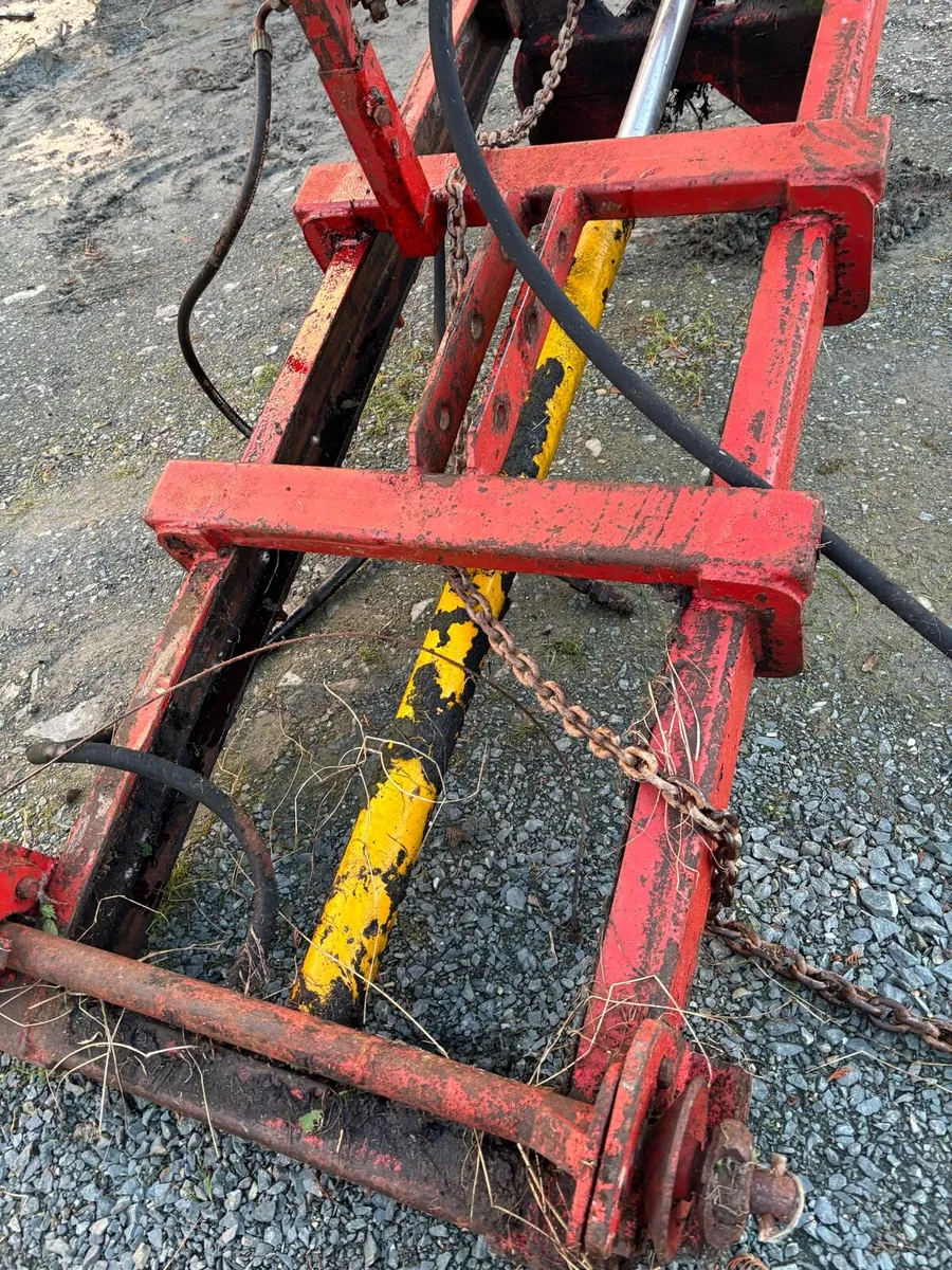 Pallet forks .. tractor mast - Image 1