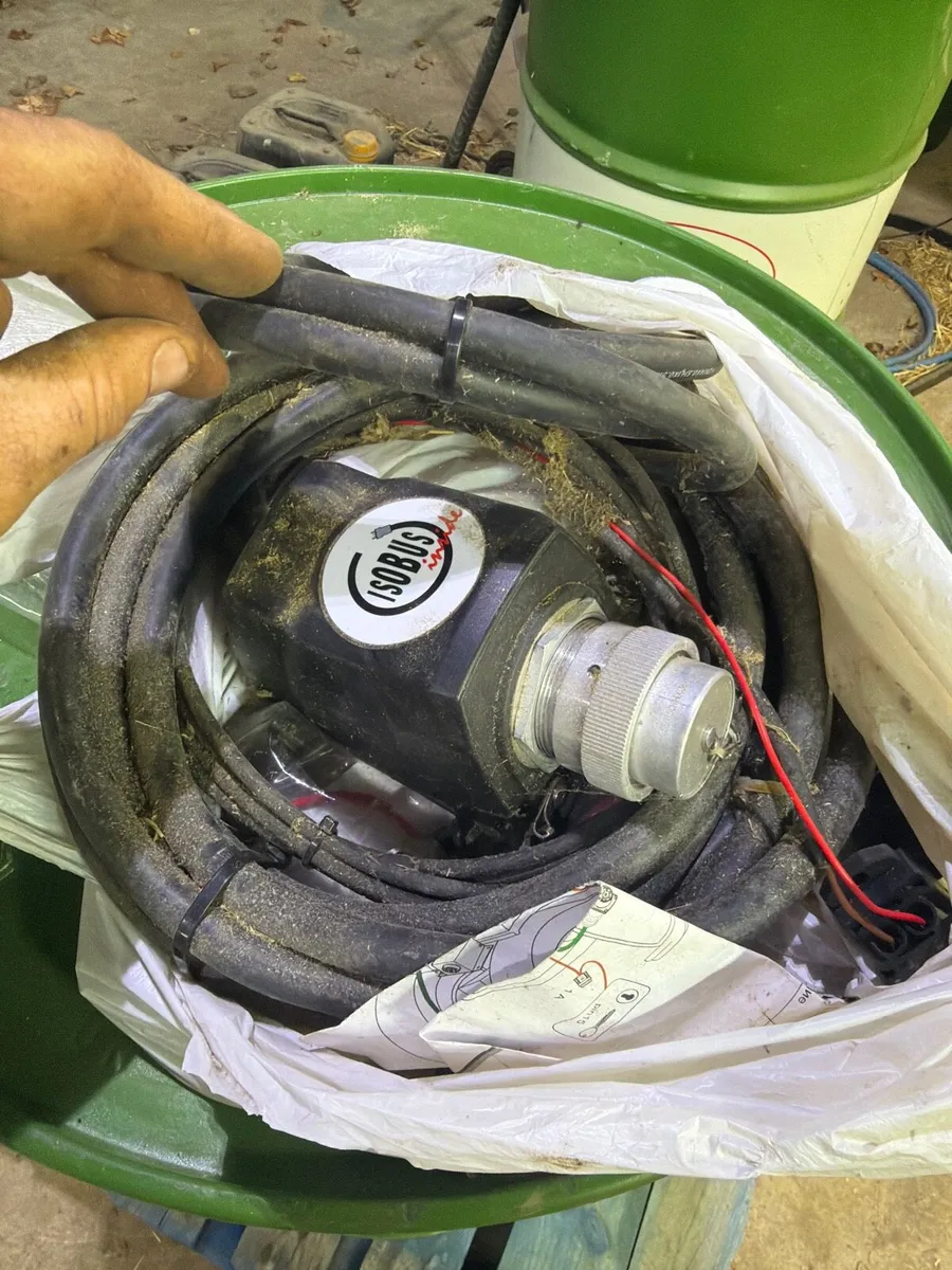 Isobus cable for tractor unused - Image 1