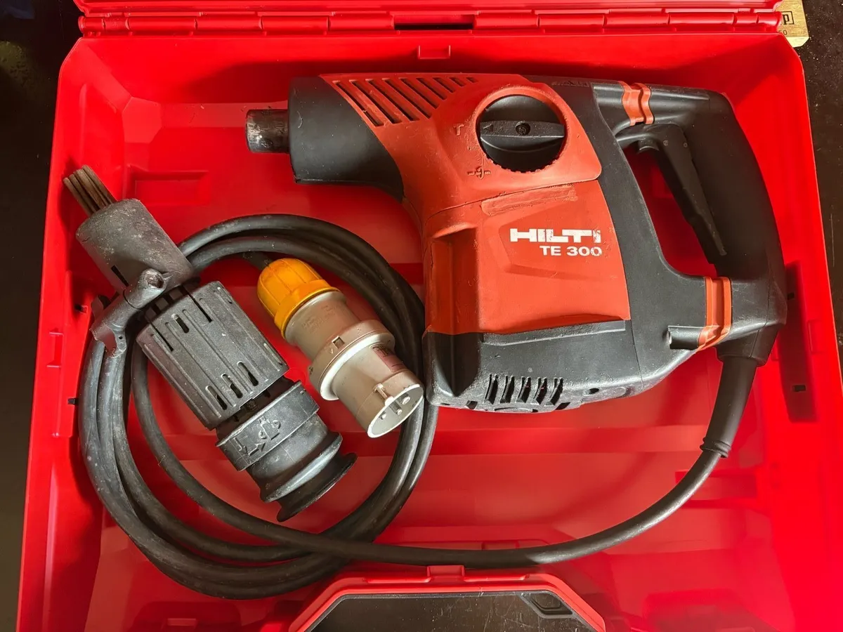 Hilti TE300 Chipper/ Breaker/ Needle Scaler 110v - Image 1