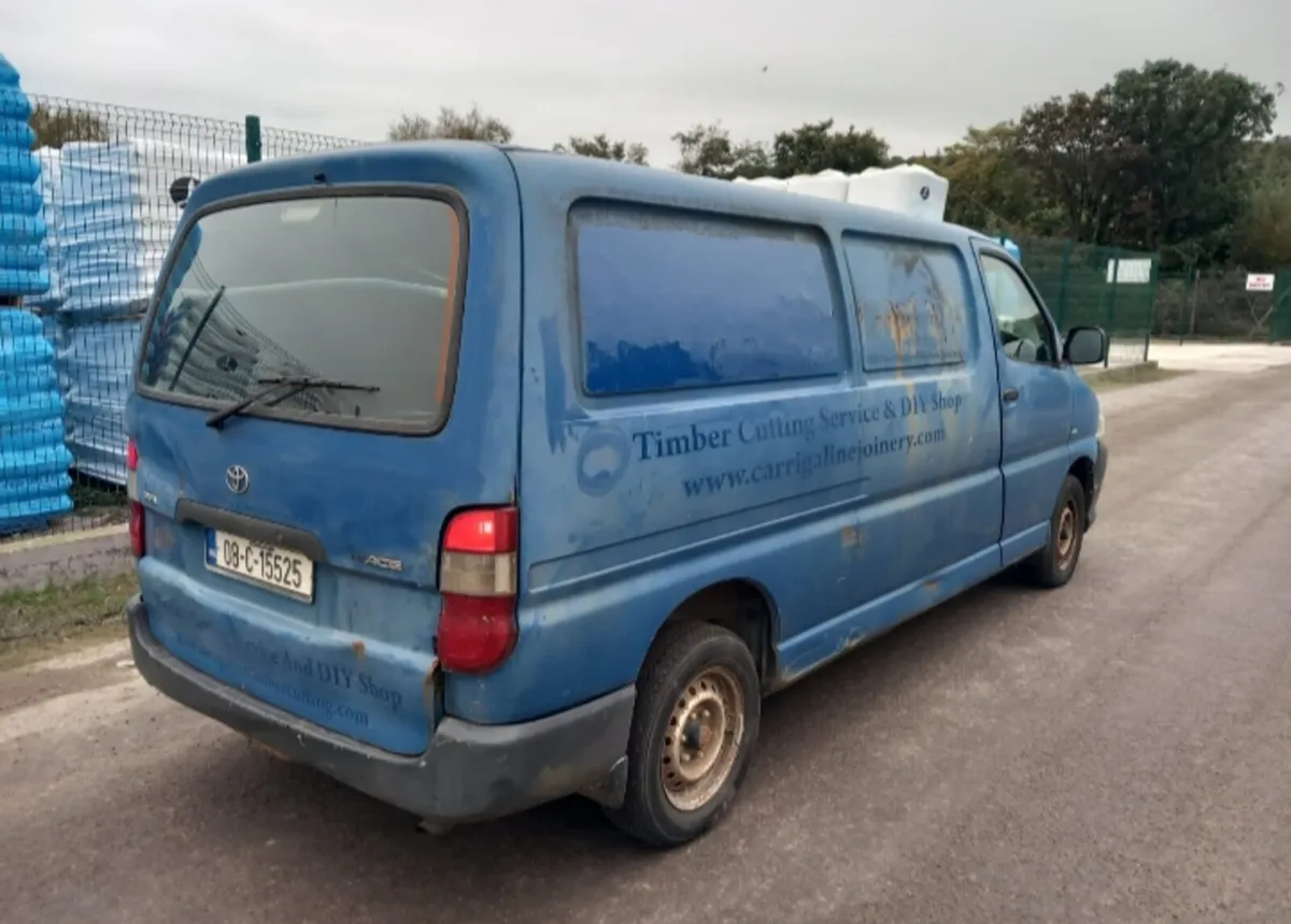 08 Toyota Hiace LWB D4D - Image 4