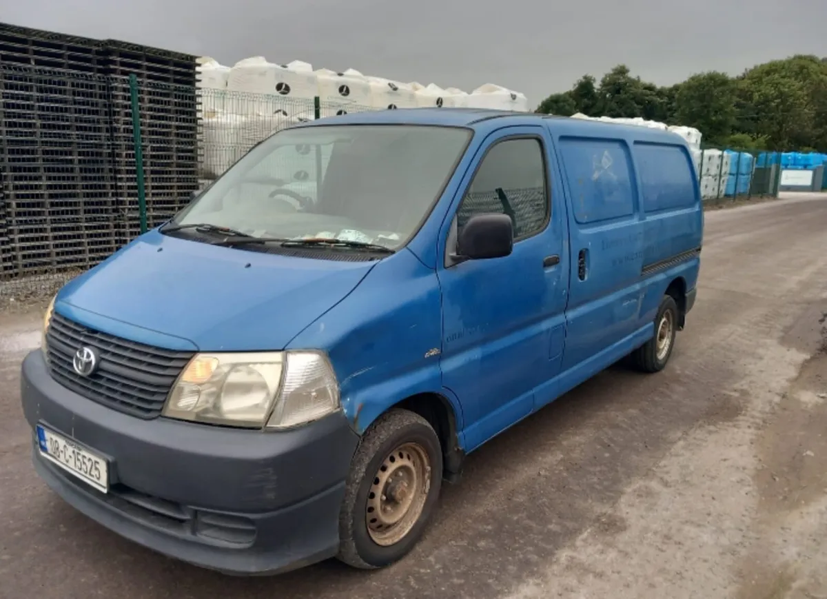 08 Toyota Hiace LWB D4D - Image 2