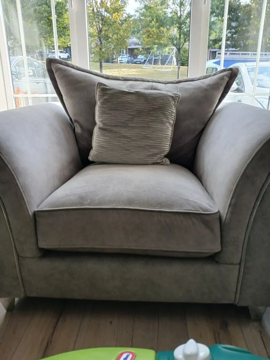 Casey's Armchair - Image 2