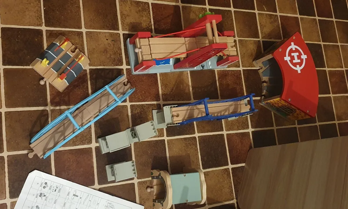 Toy train set - Image 3