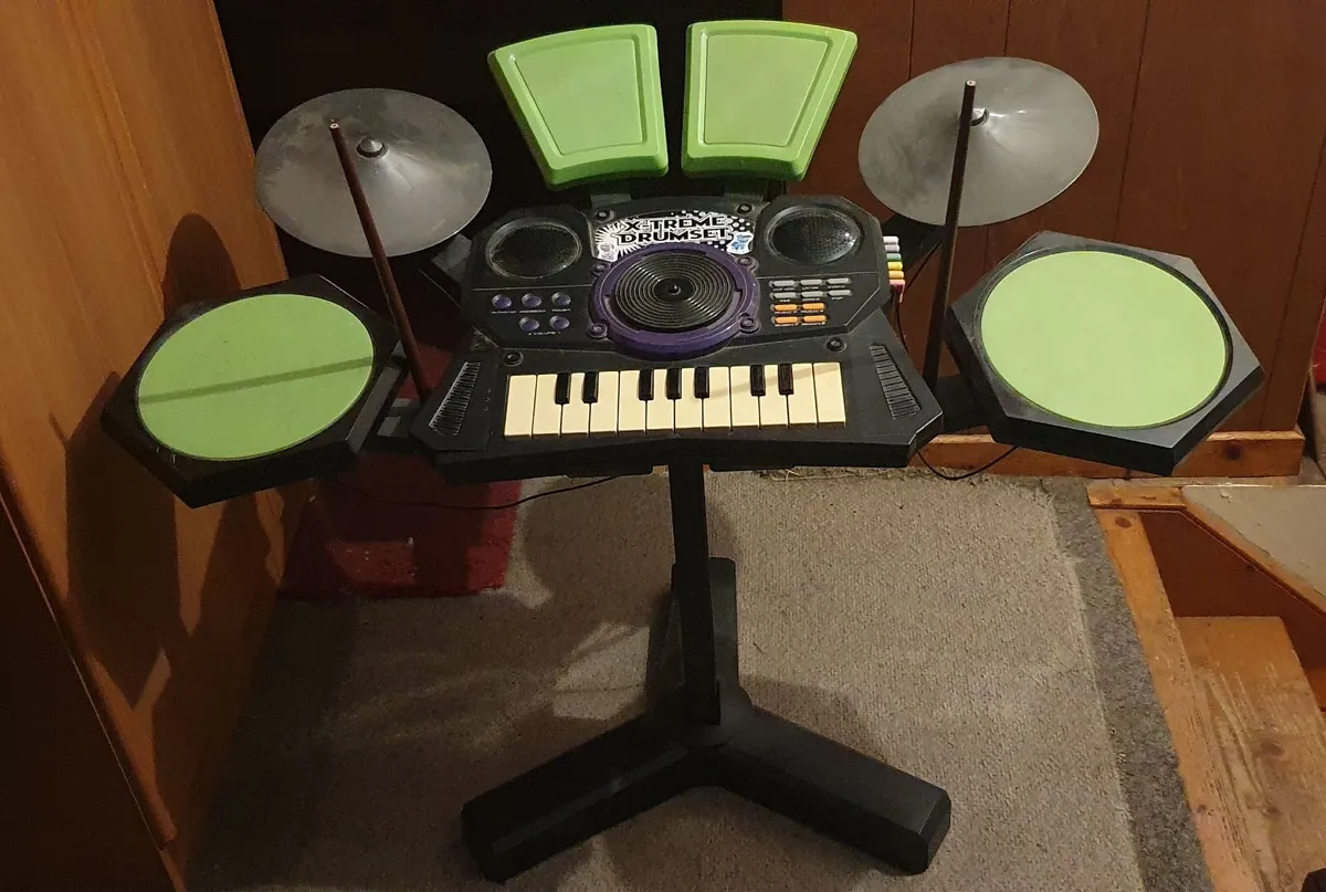 Toy music centre
