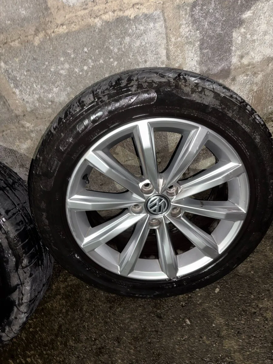 Genuine 17” VW alloys - Image 3