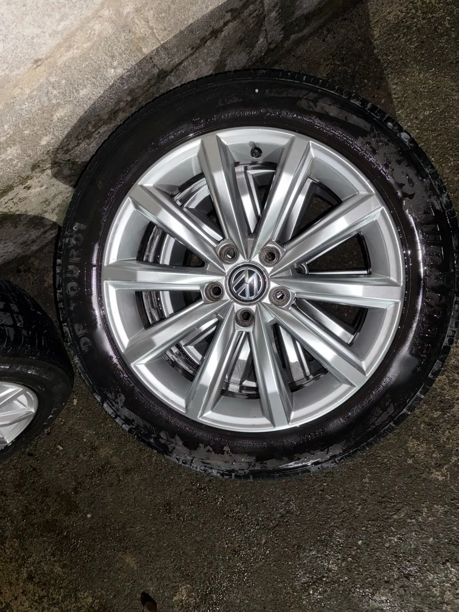 Genuine 17” VW alloys - Image 4