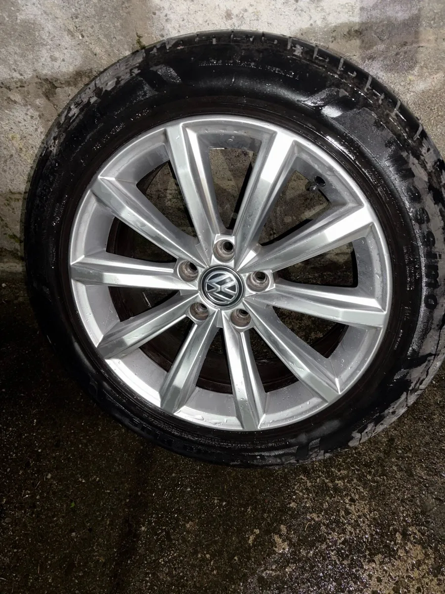Genuine 17” VW alloys - Image 2