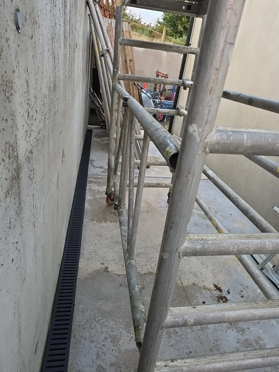 Aluminium Mobile Scaffold Tower – 2.8m Frame Heigh - Image 2
