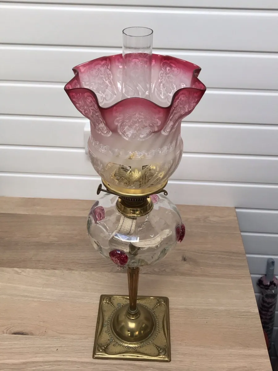 Antique oil lamp - Image 2