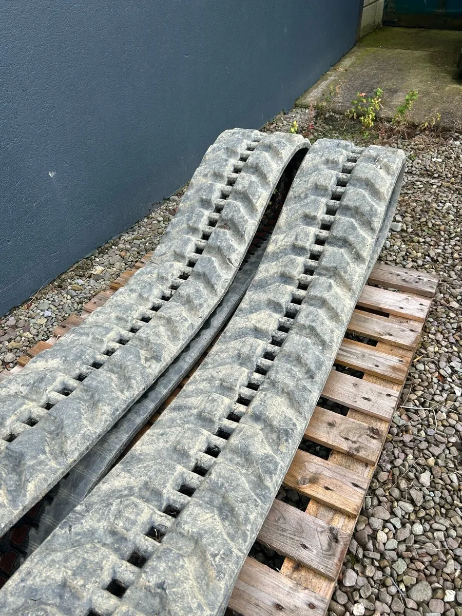 Mini digger tracks for sale - Image 1
