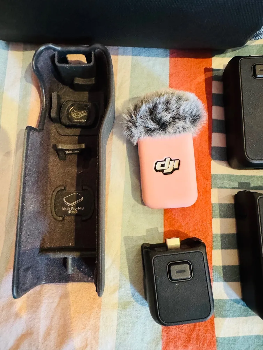 🎥  DJI Osmo Pocket 3 Creator Combo - Image 2