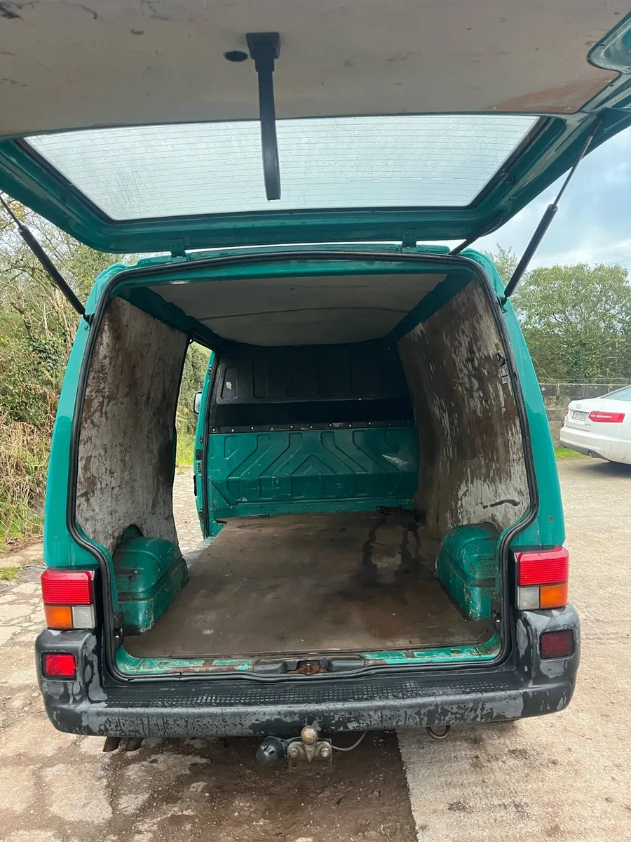 V W Transporter - Image 4