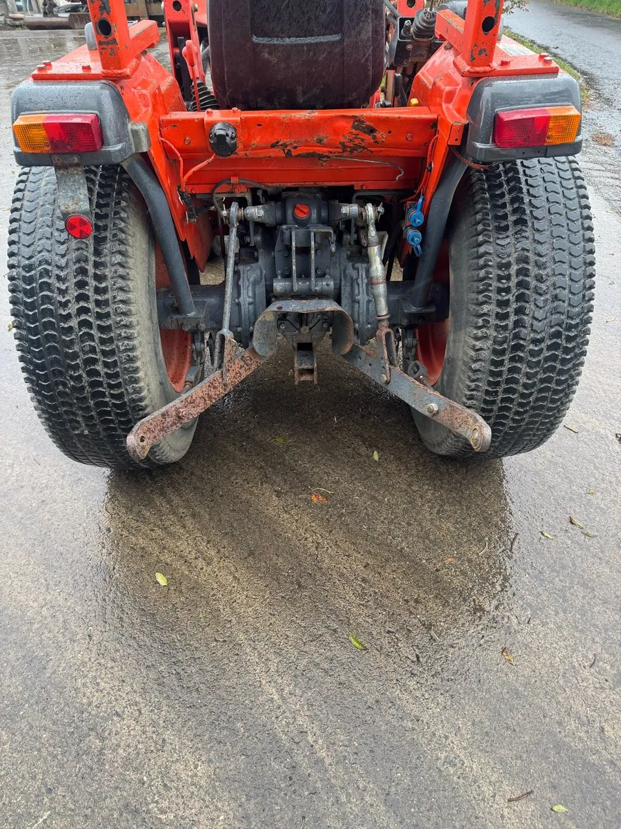 Kubota Compact Tractor with Front Loader - Image 4