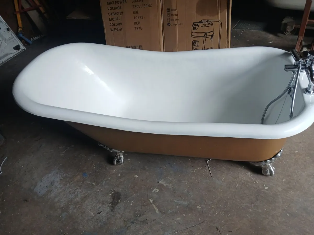 Cast iron slipper  bath & taps - Image 2