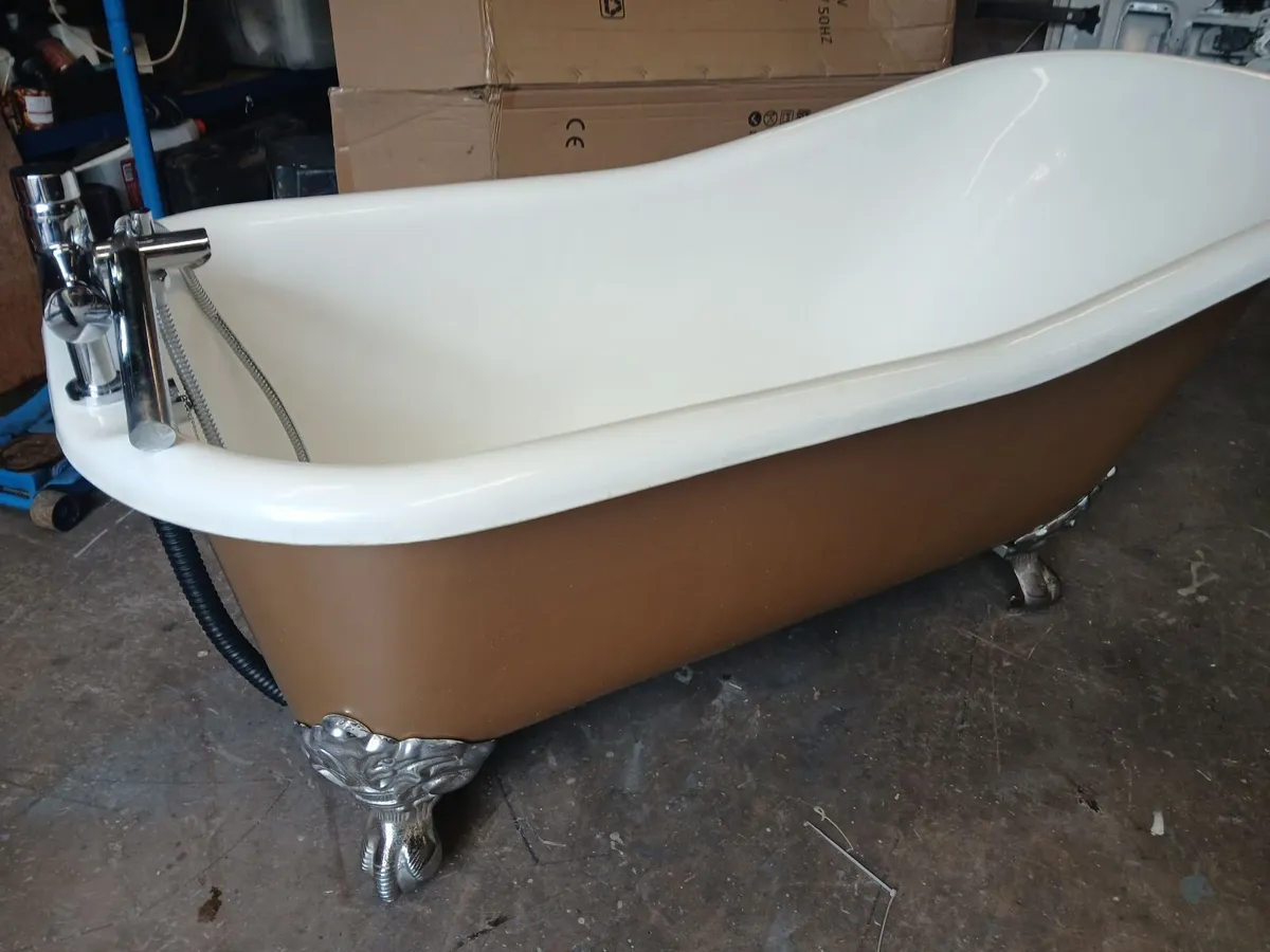 Cast iron slipper  bath & taps - Image 3