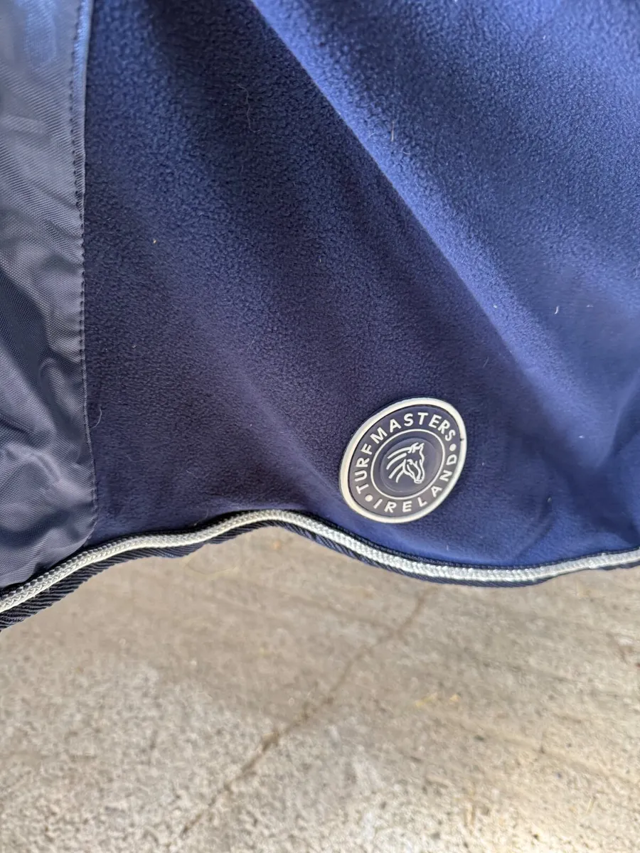 Turfmasters, 7’ horse rug, fleece cooler, new - Image 3