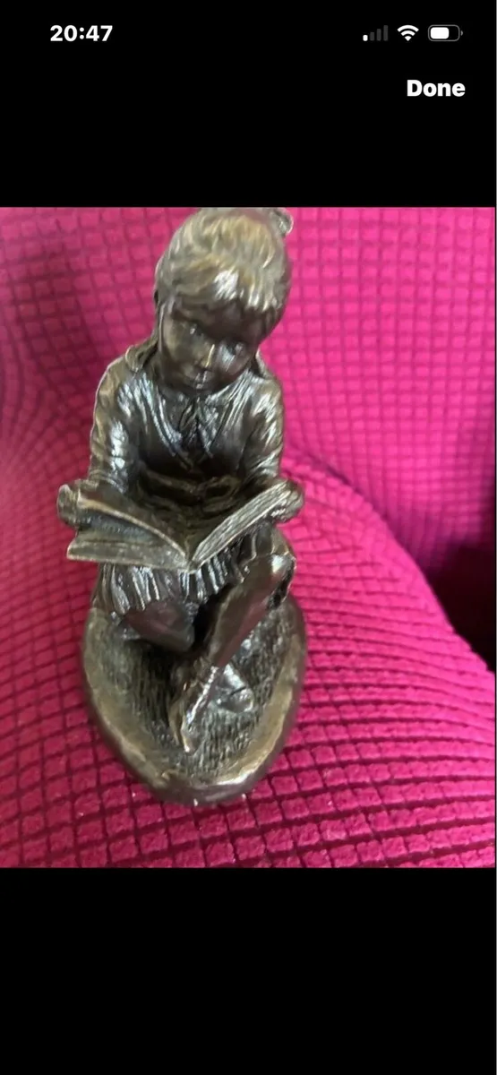 Bronze - Girl Reading - Image 1