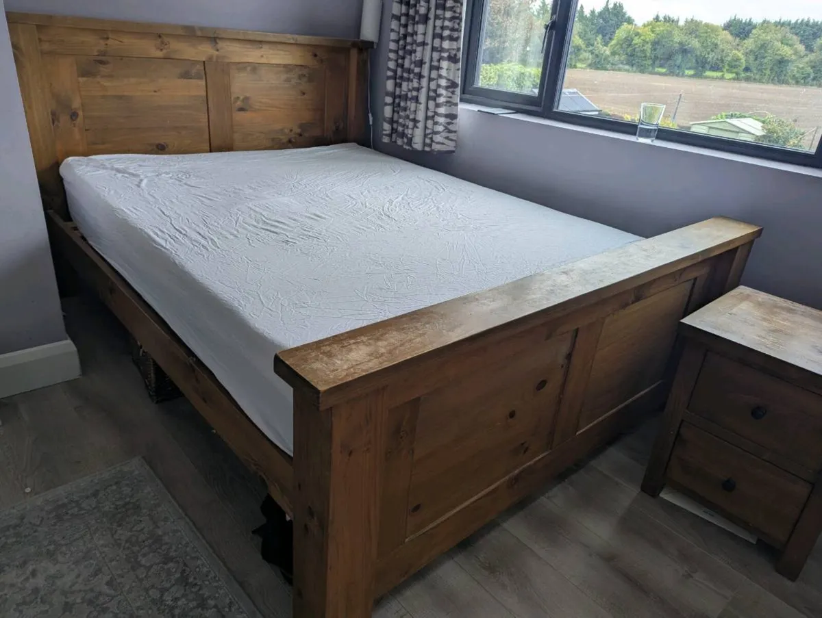 Kingsbury solid oak king bed frame - Image 1
