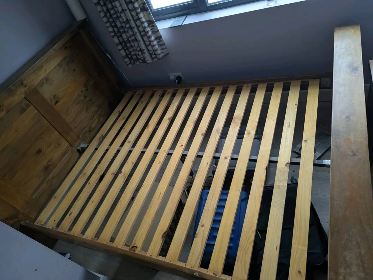 Kingsbury solid oak king bed frame - Image 2