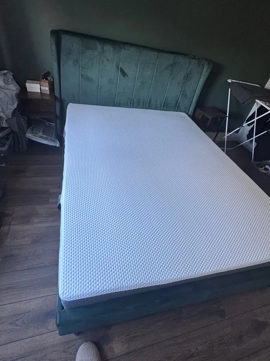 Bed - Image 1