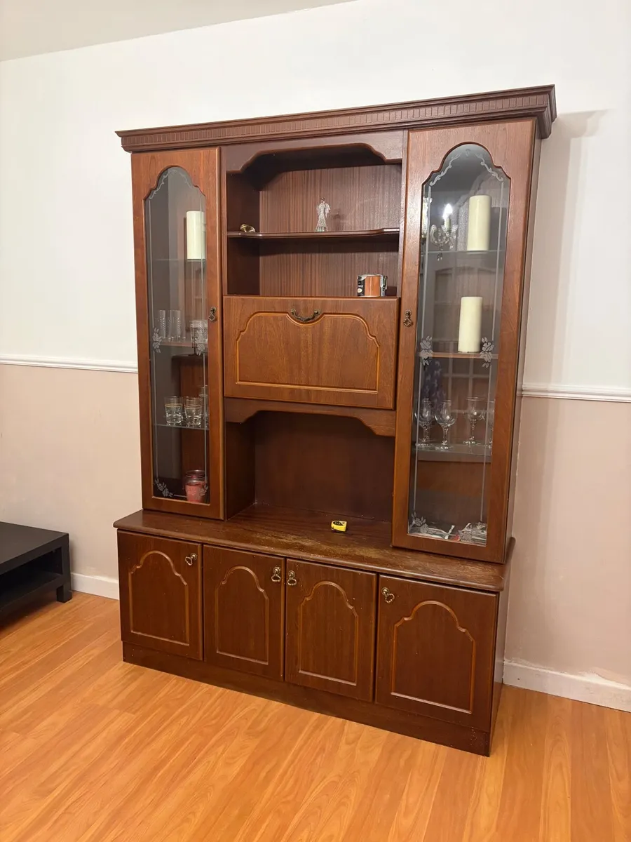 Large vintage dresser - Image 1