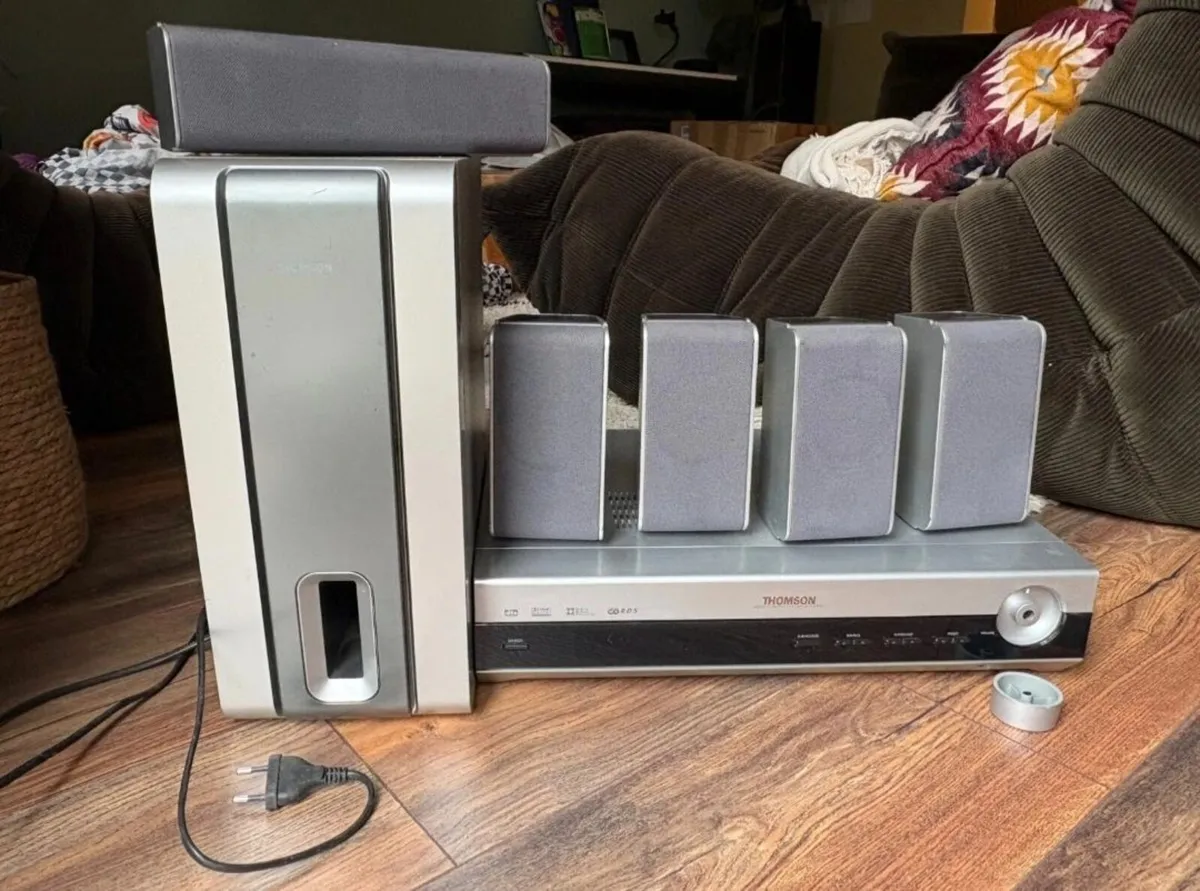 Thomson DPL580HT 5.1 surround sound audio setup - Image 1